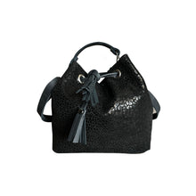 Cargar imagen en el visor de la galería, BUCKET BAG - ANIMAL PRINT NEGRO