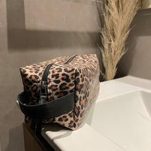 Cargar imagen en el visor de la galería, NECESER - PRINT / NEGRO