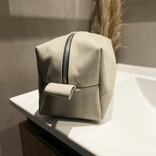 Cargar imagen en el visor de la galería, NECESER - GRIS CLARO