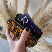 Cargar imagen en el visor de la galería, BILLETERA - NEW STENCIL FOLIA